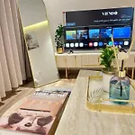 Elegant And Quiet Studio For Smart Entry